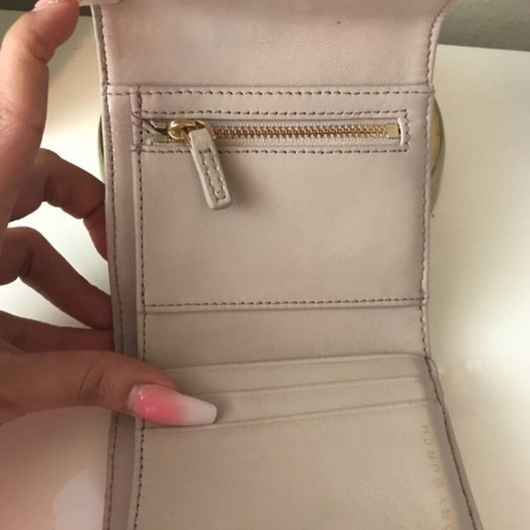 Tory Burch quilted wallet - Picture 4 of 4